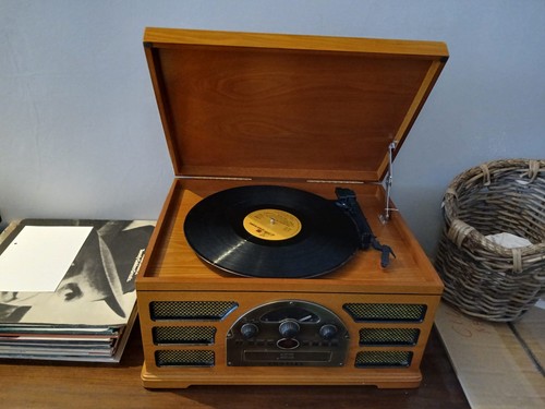 Crosley retro record player - retro,
